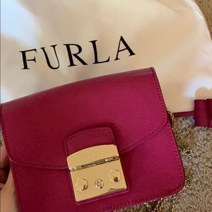 FURLA metropolis in fuschia (mini)